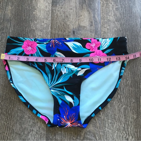 Dick's Sporting Goods Amelia Bikini Bottom Tropic Floral Jogger - Picture 4 of 7